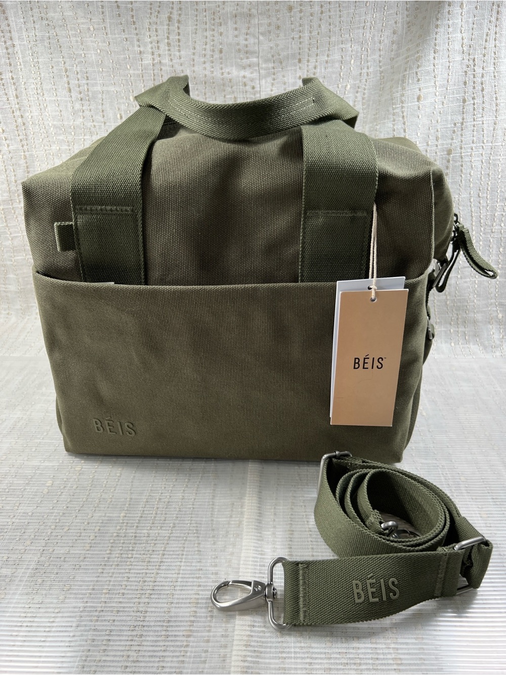 BEIS The Collapsible Lunch Box 
in Olive - NWT